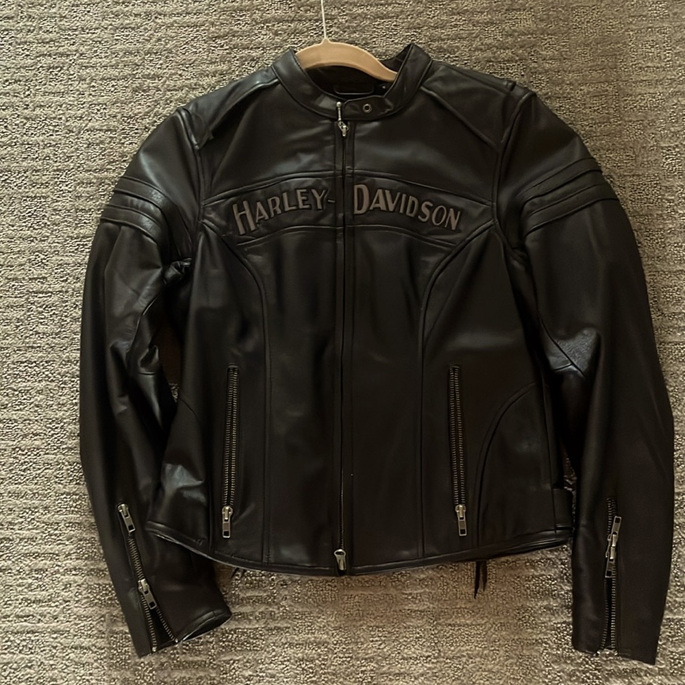 Harley Davidson woman’s small leather jacket